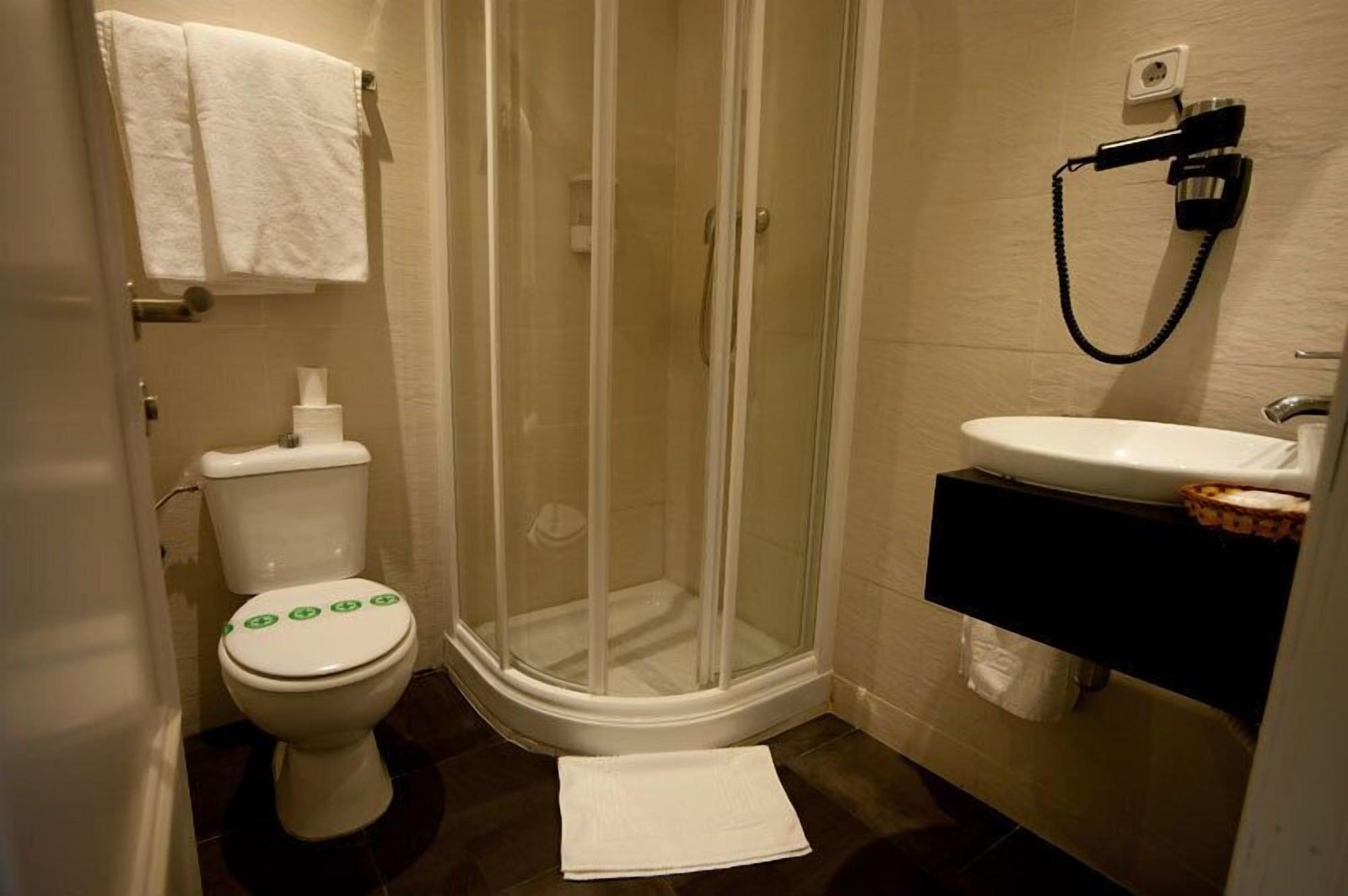 Hostal Bcn 46 Barcelona Exteriör bild