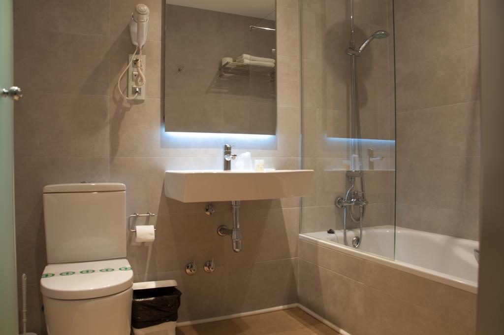 Hostal Bcn 46 Barcelona Exteriör bild
