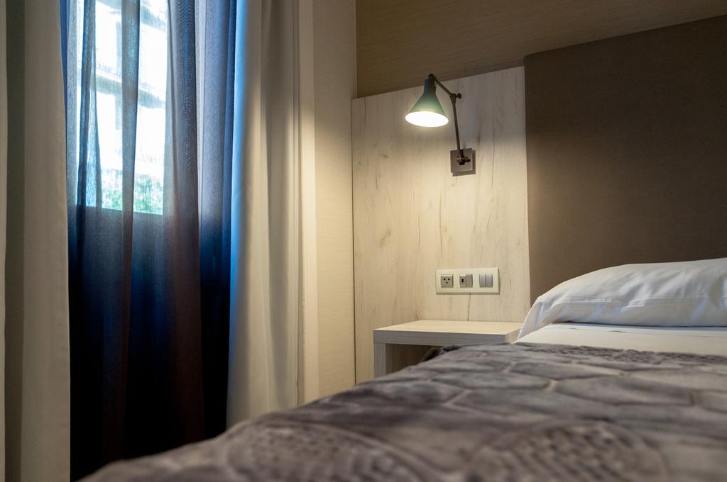 Hostal Bcn 46 Barcelona Exteriör bild