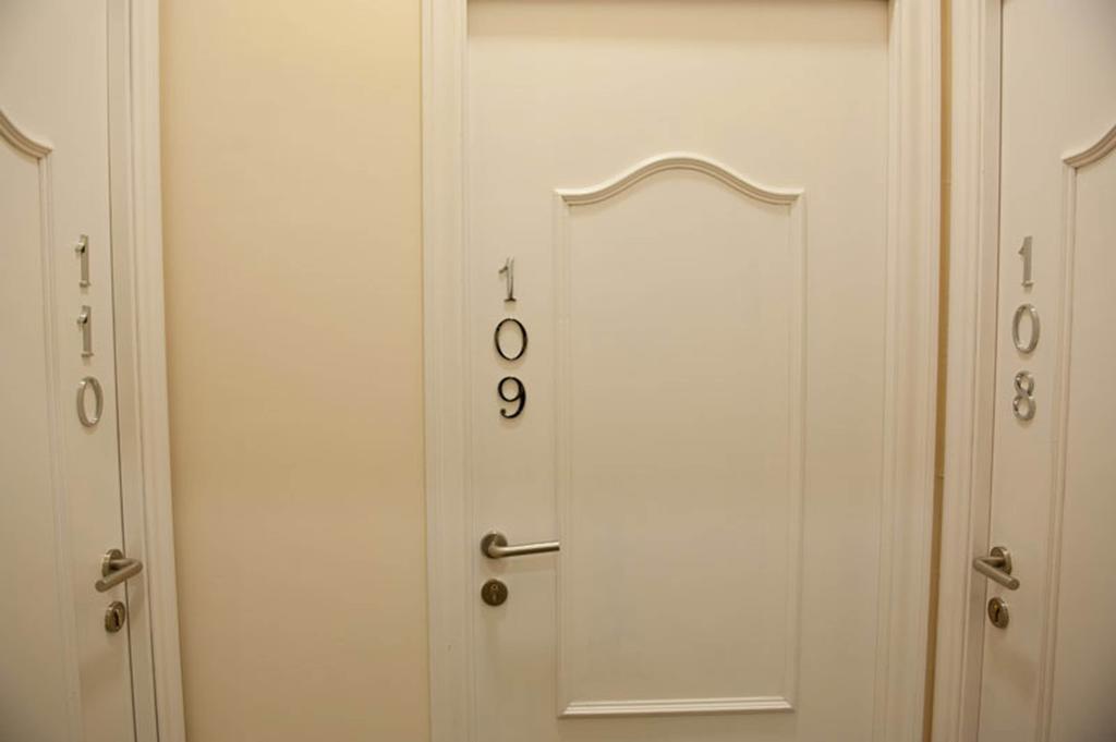 Hostal Bcn 46 Barcelona Exteriör bild